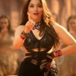 Tamannaah bhatia hot thighs shake and armpits in black slit dress from jailer movies (274)