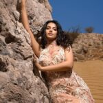 meenakshi chaudary hot cleavage navel and thighs photos HD (20)