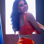 meenakshi chaudary hot cleavage navel and thighs photos HD (22)