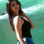 meenakshi chaudary hot cleavage navel and thighs photos HD (28)