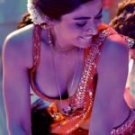 rashmika mandanna hot cleavage and navel show from sikandar movie 2025 (18)