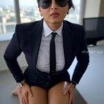 Anuska shetty stylish look with glasses and thighs,cleavage and navel show HD AI (162)