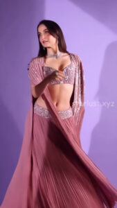 Elli_AvrRam_FAPWORTHY_SEXY_LOOKS_IN_DESI_ATTIRE_TOO_YUMMY (4)