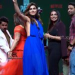 KRITI_SANON_HOT_BACKLESS_SHOW_IN_BLUE_GOWN