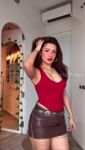avneet_kaur_hot_in_leather_mini_skirt_HD (1)