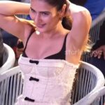 fatima_sana_sheik_hot_cleavage_and_thighs_HD (10)
