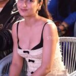 fatima_sana_sheik_hot_cleavage_and_thighs_HD (11)