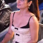 fatima_sana_sheik_hot_cleavage_and_thighs_HD (13)