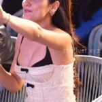 fatima_sana_sheik_hot_cleavage_and_thighs_HD (16)
