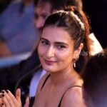 fatima_sana_sheik_hot_cleavage_and_thighs_HD (18)