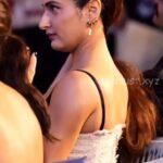 fatima_sana_sheik_hot_cleavage_and_thighs_HD (27)