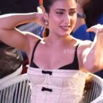 fatima_sana_sheik_hot_cleavage_and_thighs_HD (9)