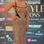 SEDUCTIVE_VAANI_KAPOOR_IRRESISTIBLE_FAPWORTHY_CLEAVAGE_VIEW_AT_EVENT (1)